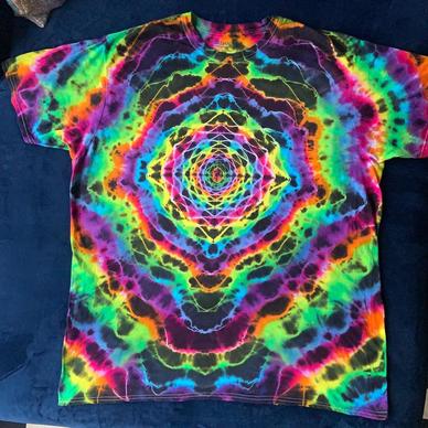 Bit of lightning for my nephew : r/tiedye