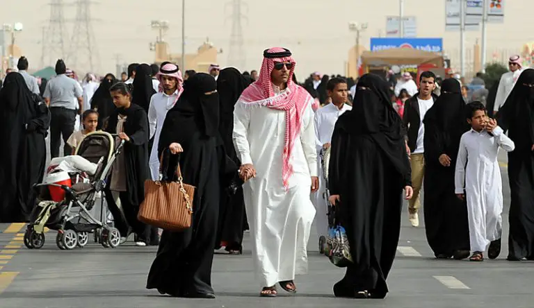 أيهما يفضل الرجل الزوجة الأولى أم الثانية