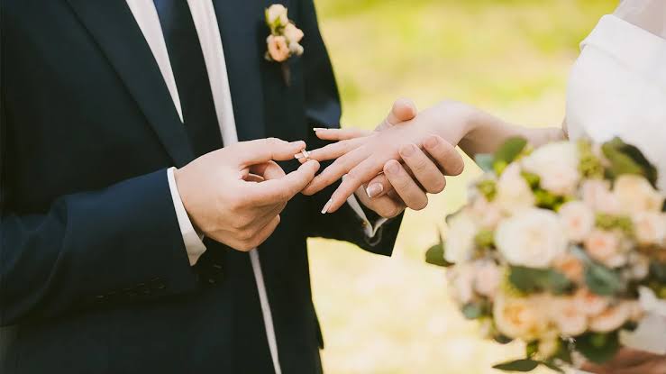 Երազում մոր ամուսնության մեկնաբանություն Իբն Սիրինի կողմից - Ազգի արձագանքը բլոգ