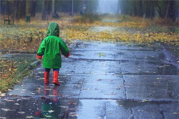 تفسير حلم المشي مع شخص تحبه تحت المطر 