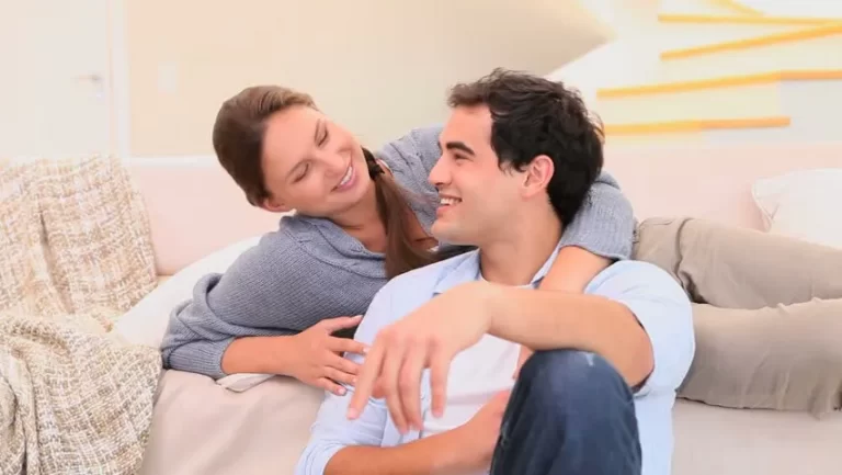 علامات حب الزوج لزوجته ناعمه الهاشمي