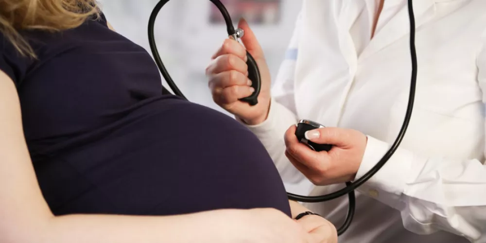 كيف نعالج هبوط الضغط عند الحامل؟