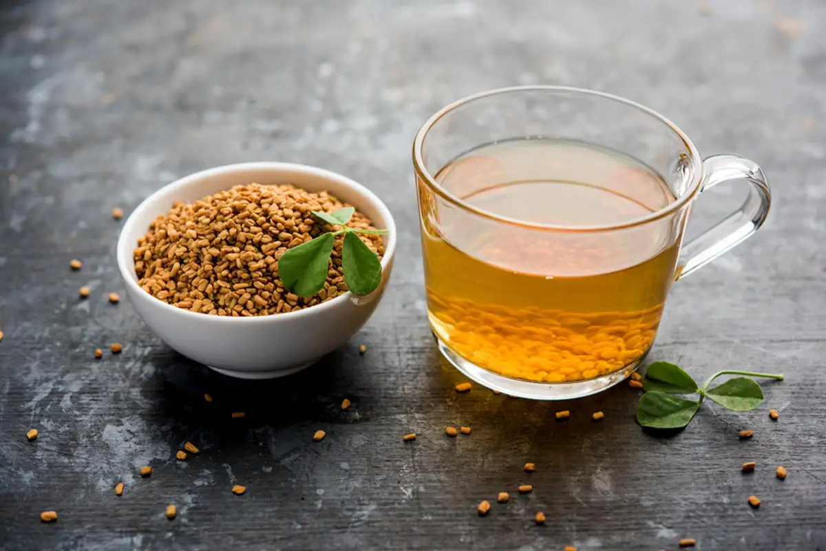 Uisce Fenugreek le haghaidh gruaige, mo thaithí