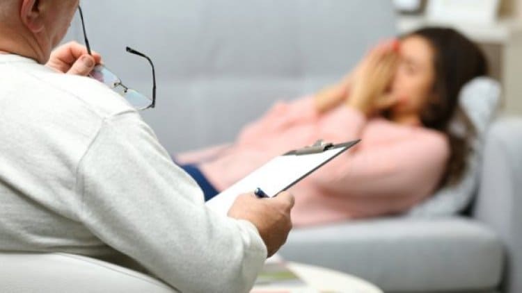 تجربتي مع الطبيب النفسي وأهمية استشارته