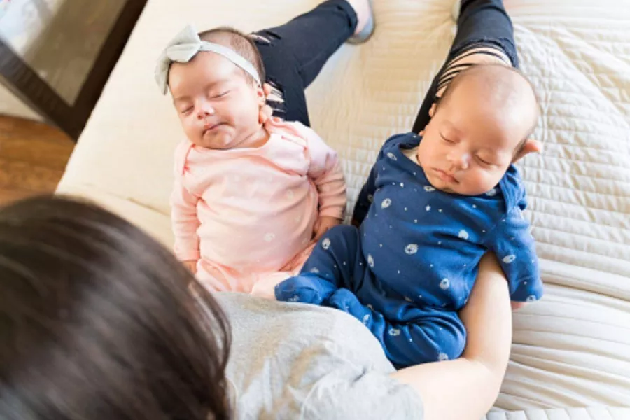 Толкование сна про близнецов для одиноких людей