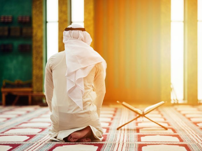 Interpretation of a dream about praying for a married man