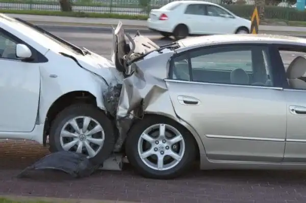 ما تفسير رؤية حادث سياره لابن سيرين؟