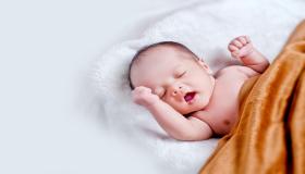 Tumačenja Ibn Sirina za tumačenje sna novorođenčeta u snu