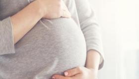 Dolore à a manca di a donna incinta è u sessu di u fetu.. U pesu di a gravidenza à a manca