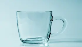 इब्न सिरिन द्वारा एक खाली ग्लास कप के बारे में सपने की व्याख्या के बारे में आप क्या नहीं जानते हैं