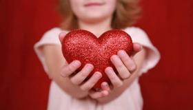 كيف أعرف أن قلب طفلي سليم؟ وهل ثقب القلب عند الأطفال خطير؟