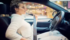 ما هي دلالة رؤية قيادة السيارة في المنام للمرأة المتزوجة لابن سيرين؟