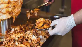 Μάθετε για την ερμηνεία του να βλέπεις shawarma σε ένα όνειρο από τον Ibn Sirin